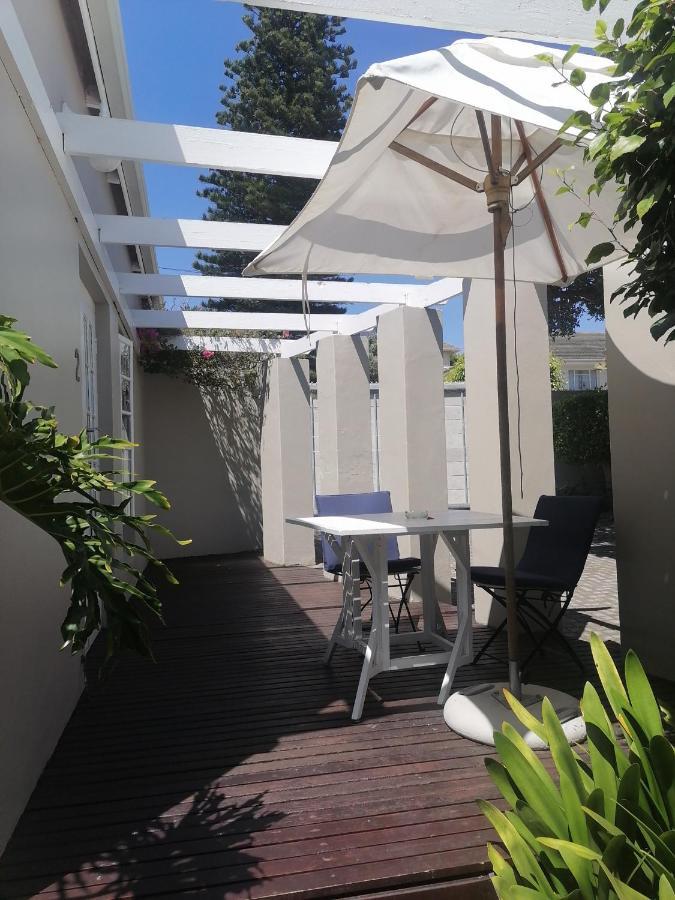 Conifer Beach House Port Elizabeth Exterior photo