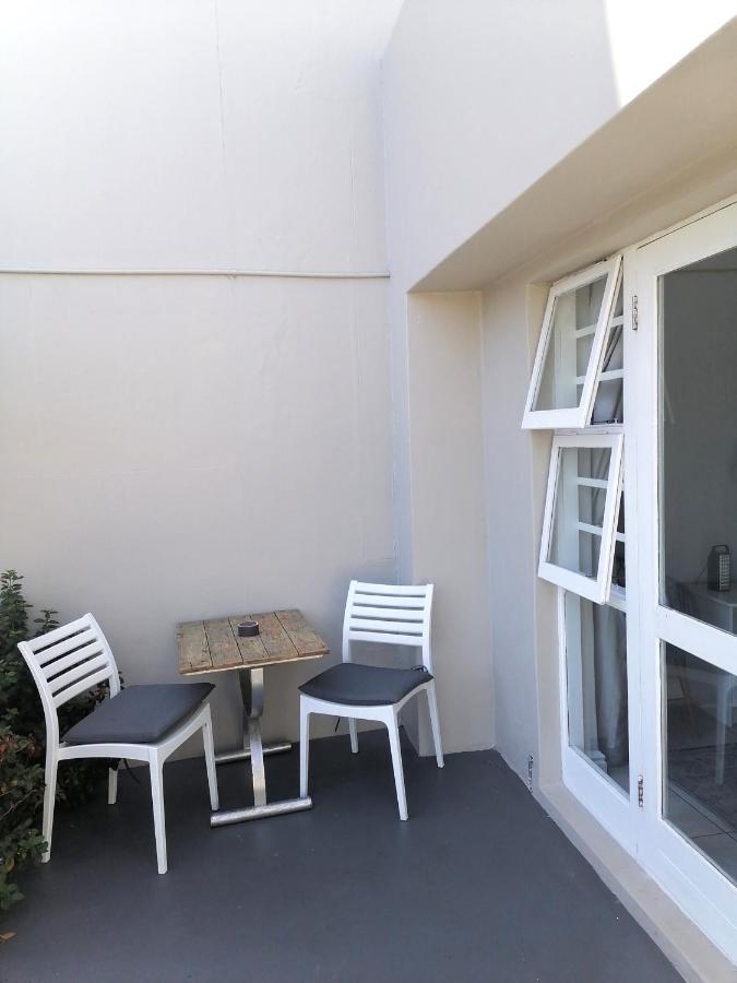 Conifer Beach House Port Elizabeth Exterior photo
